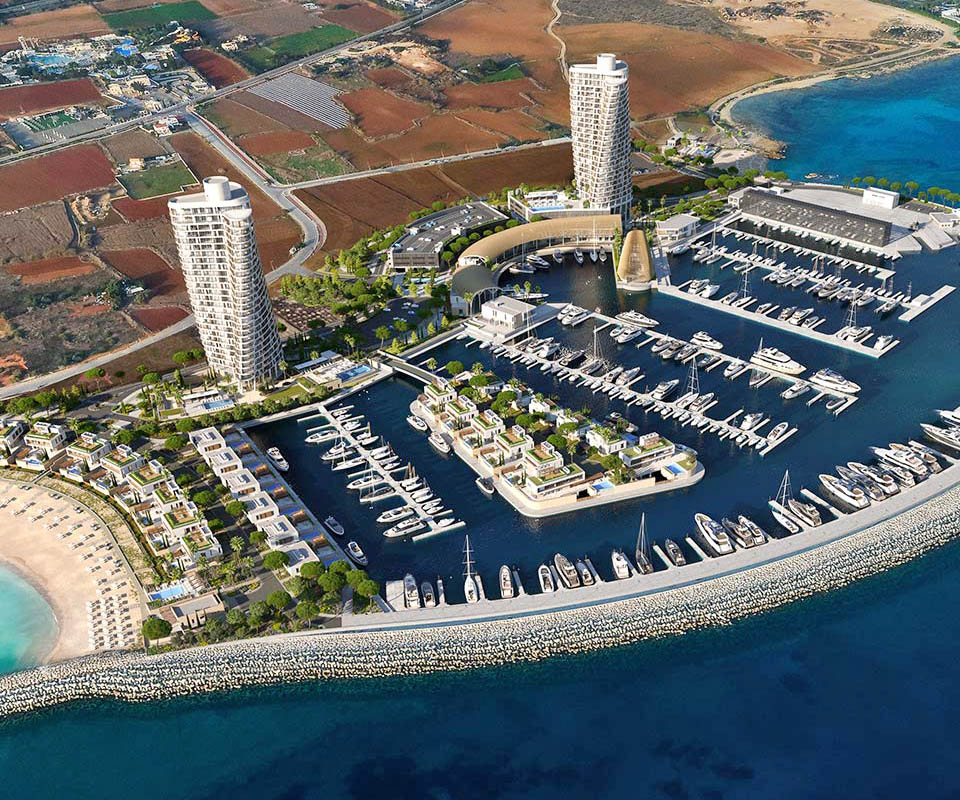 Marina luxuosa de Agia Napa na ilha de Chipre