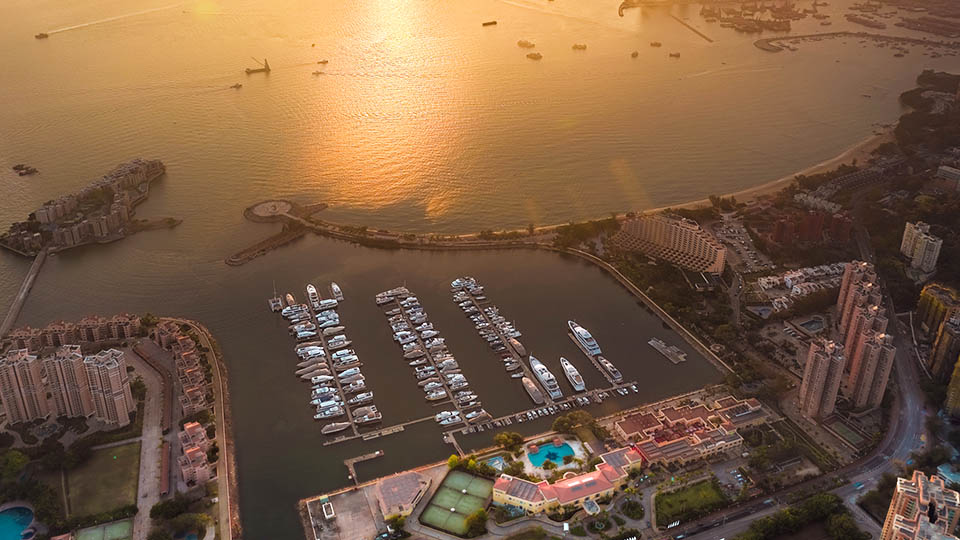 Gold Coast Yacht Country Club Marina w Hong Kongu